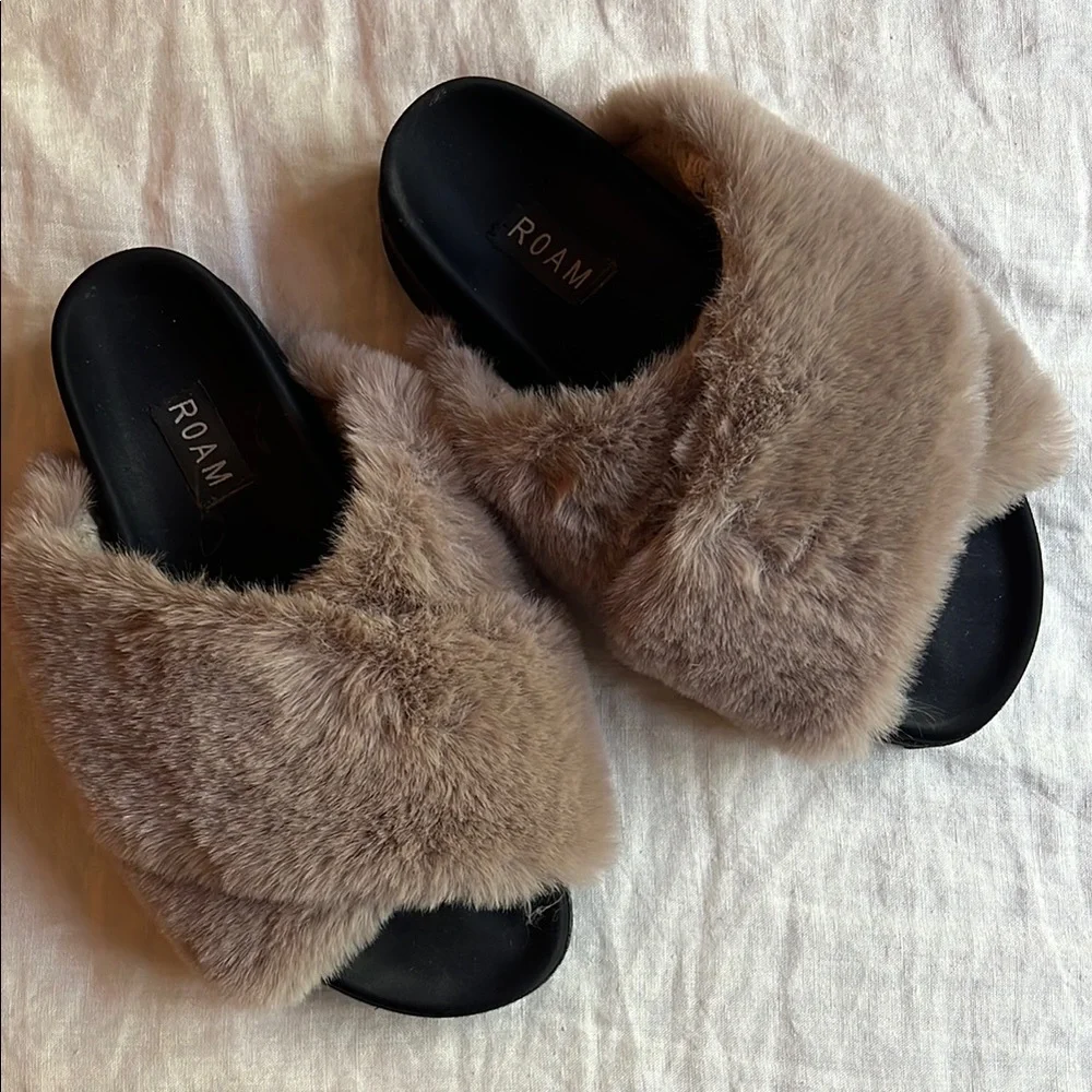 ROAM Women's Cloud Fur Slippers - Tan - Picture 1 of 5
